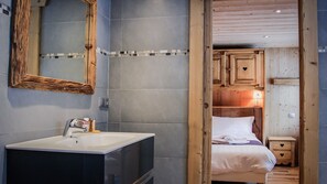 Bathtub