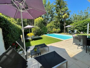 حمّام سباحة خارجي