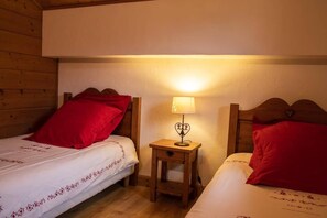 2 chambres, fer et planche Ă repasser, Wi-Fi gratuit, draps fournis