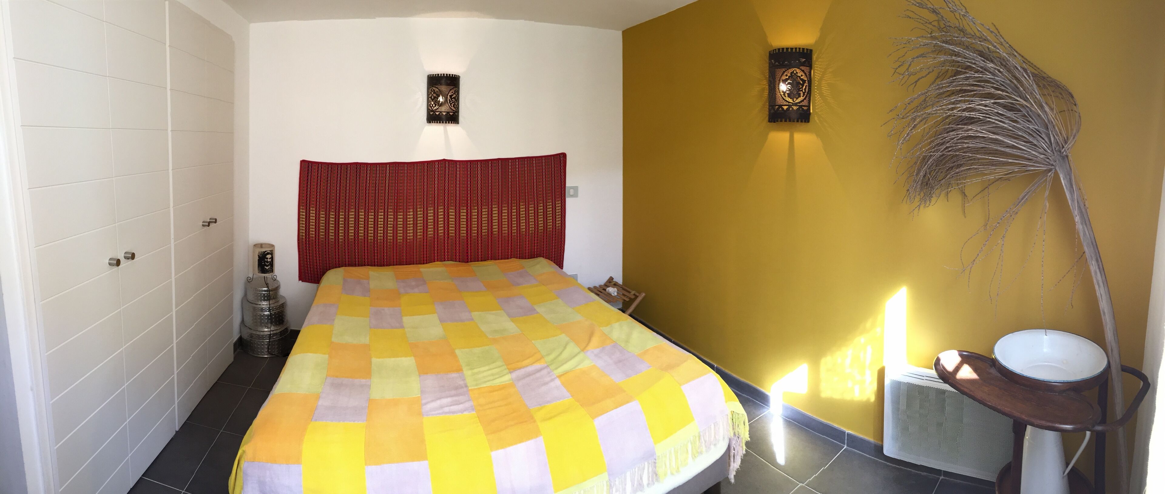 2 chambres, fer et planche à repasser, lit parapluie, draps fournis