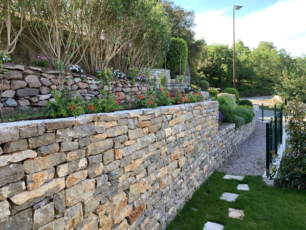 Property grounds - IDYLLIC MAS PROVENCAL ANY COMFORT WITH POOL AND PRIVATE TERRACE (Les Adrets-de-l'Estérel)