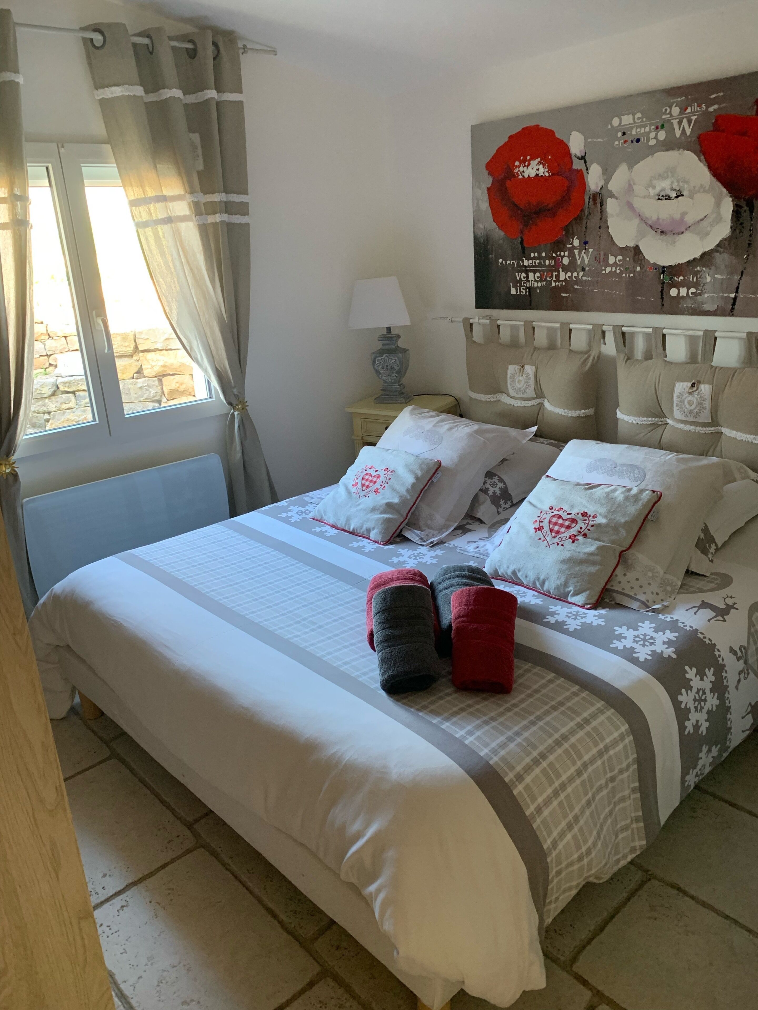 1 chambre, fer et planche à repasser, Wi-Fi gratuit, draps fournis