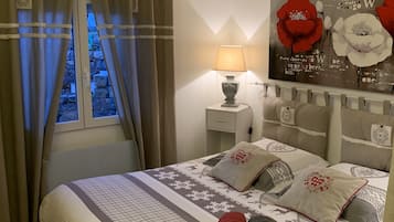 1 chambre, fer et planche Ă  repasser, Wi-Fi gratuit, draps fournis