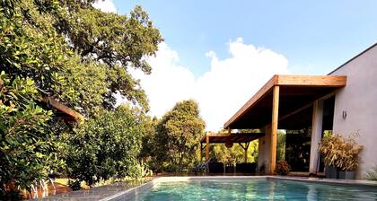 Architect-designed villa Jacuzzi pool - Pinarello near Porto-Vecchio and beaches.