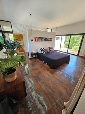 3 Schlafzimmer, Schreibtisch, Bügeleisen/Bügelbrett, Reisekinderbett