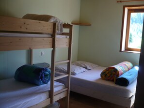 4 Schlafzimmer, Bügeleisen/Bügelbrett, Reisekinderbett, Bettwäsche