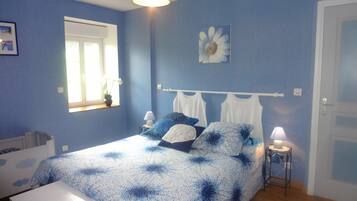 4 Schlafzimmer, Bügeleisen/Bügelbrett, kostenloses WLAN