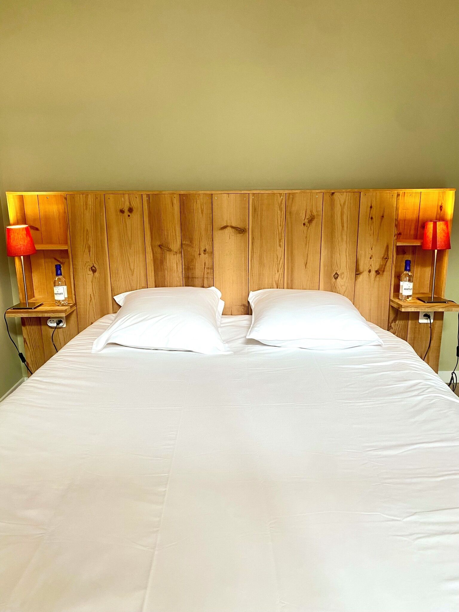 2 bedrooms, iron/ironing board, free WiFi