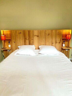 2 bedrooms, iron/ironing board, free WiFi