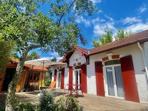 Abatilles" neighborhood, pretty Arcachon village near beaches, forest, Moulleau...