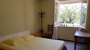 4 slaapkamers, reisbedje, gratis wifi, beddengoed
