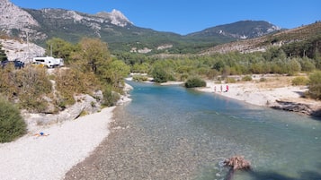 Nära stranden och strandhanddukar