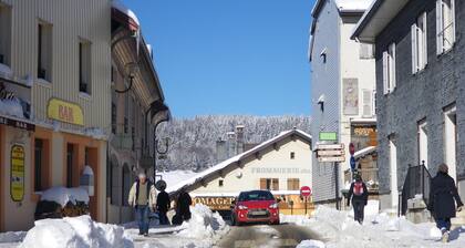 Second home apartment for rent in typical village in Les Rousses Jur