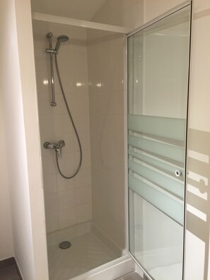 Shower, hair dryer - Holiday house in Provence (Lauris)