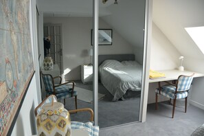 4 chambres, fer et planche à repasser, lit parapluie, Wi-Fi gratuit