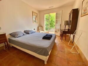 7 soverom, strykejern/-brett, wi-fi (inkludert) og sengetøy