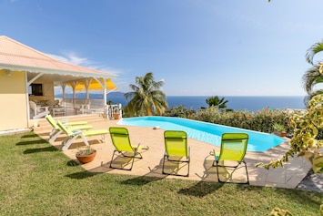 Villa Ahi Na MA, for a green holiday in the heart of authentic Martinique. Nestled in a tropical garden with an incredible sea view that will give you unforgettable sunsets.