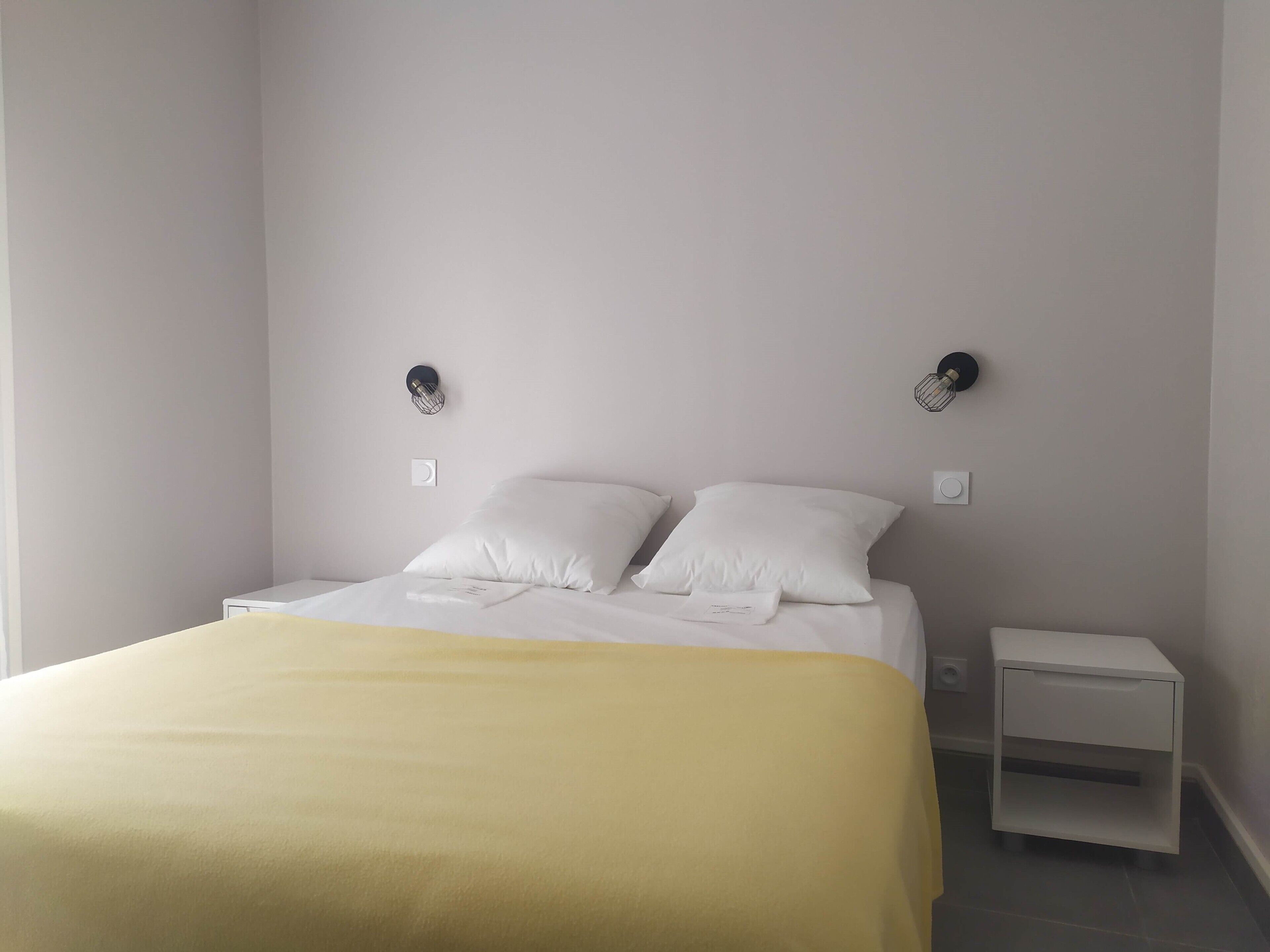 2 chambres, fer et planche à repasser, lit parapluie, Wi-Fi gratuit