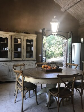 Dining - Charming stone farmhouse with private access to Bonporteau beach (Cavalaire-Sur-Mer)