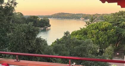 Magnificent Lake View, Hossegor City Center, 10 min walk to the Ocean, Large Terrace