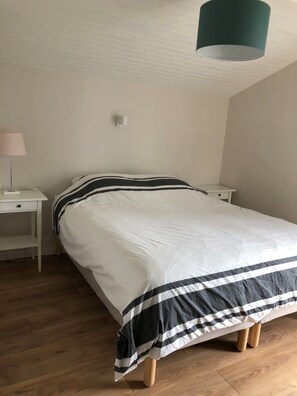 4 bedrooms, iron/ironing board, free WiFi, bed sheets - Typical Landaise villa with swimming pool (Seignosse)