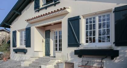 Bidart, Talo 8 henkilöä, 3 *, 100 m rannoista