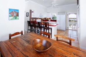 In-room dining - Sir Turtle Beach Villas (Little Cayman)