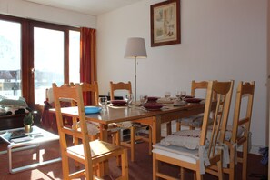 Dining - Appt 6 pers Tignes le Lac, WIFI, Ski-in ski-out, shops, ESF, summer activities (Tignes)