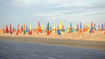 In Strandnähe, Liegestühle