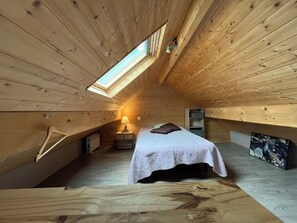 4 makuuhuonetta, silitysrauta/-lauta, ilmainen Wi-Fi