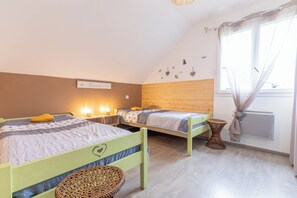 4 bedrooms, iron/ironing board, free WiFi - New house, quiet, comfortable and close to everything (Argelès-Gazost)