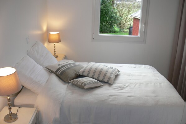 3 bedrooms, iron/ironing board, free WiFi