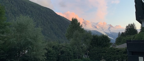 Lämmitetty uima-allas