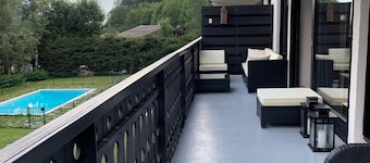 Light in chalet apartment, beautiful view of Mont Blanc, 200m from the slopes