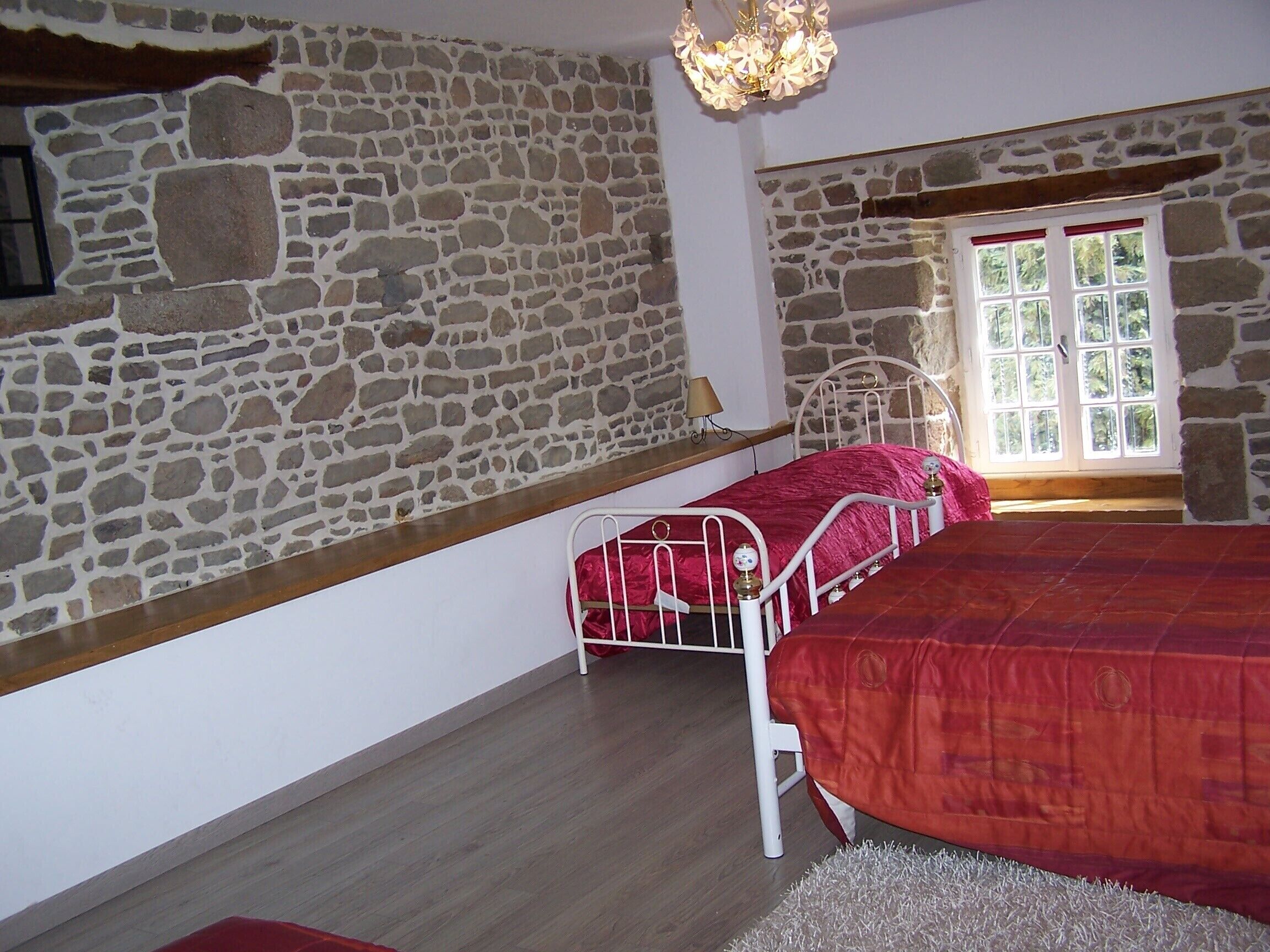 6 chambres, fer et planche à repasser, Wi-Fi