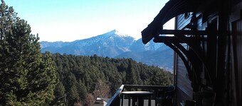 Large T4 apartment at the bottom of a chalet, close to the Pyrénées 2000 ski slopes