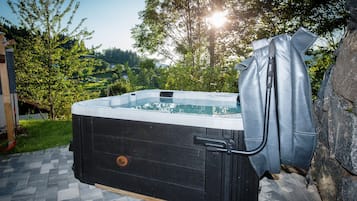 Bain à remous extérieur