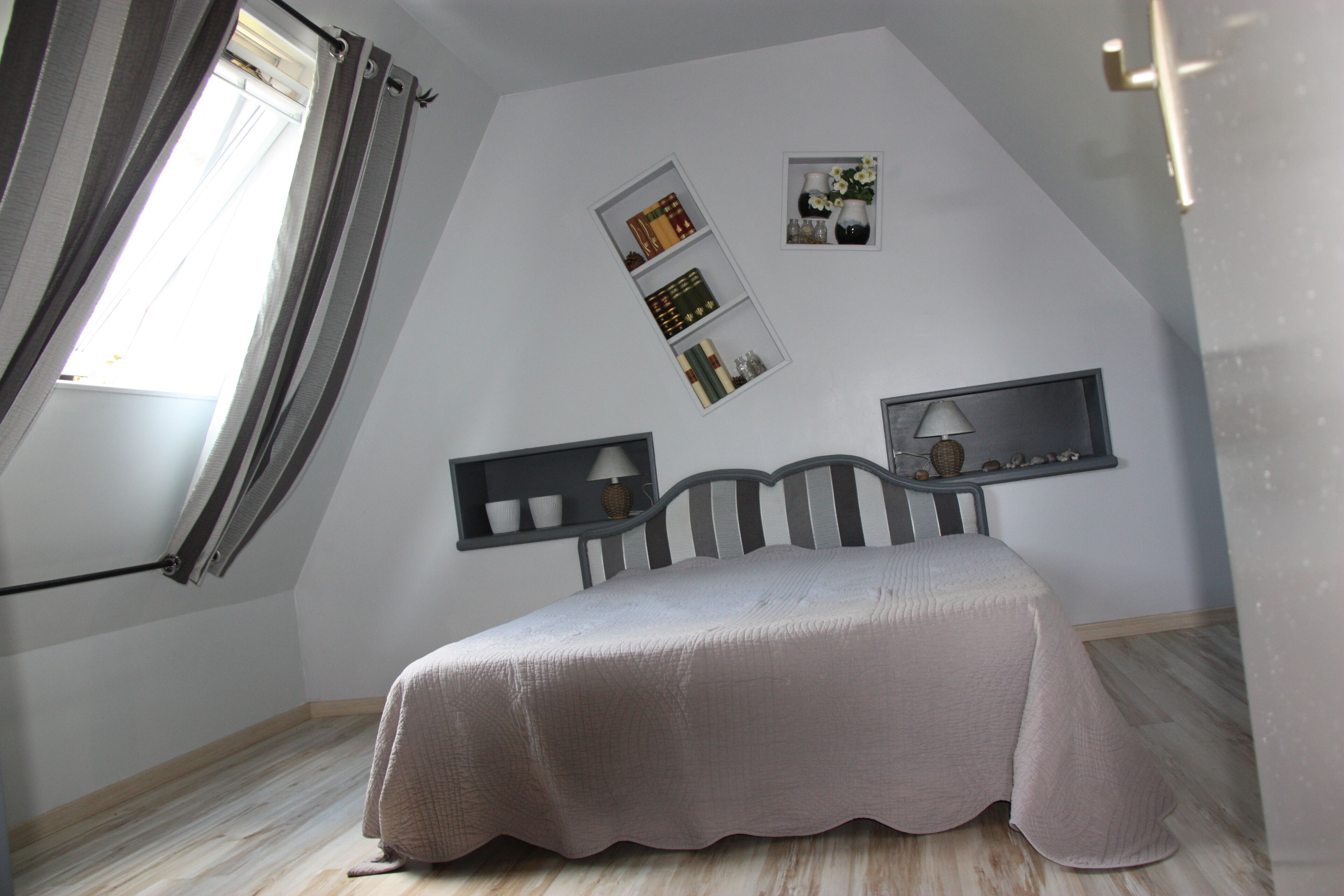 4 室のベッドルーム、アイロン / アイロン台、WiFi