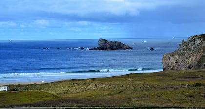 Penty, sea view from 1st floor, bedroom on ground floor, garden, sea and GR34 500 m away.