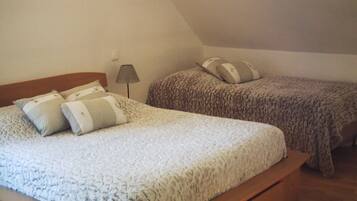 1 bedroom, iron/ironing board, travel cot, free WiFi