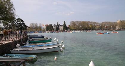 Apartment classified *** T2 South terrace private parking 10 minutes walk from the old town