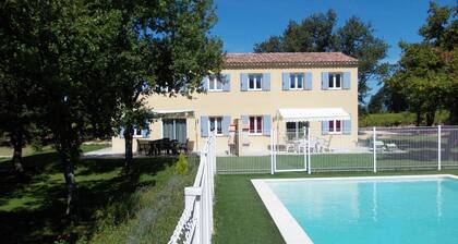 RECENT VILLA IN 4KM OF GRIGNAN IN DROME PROVENCAL SWIMMING POOL AND CLIM. 15 PERS. MAX
