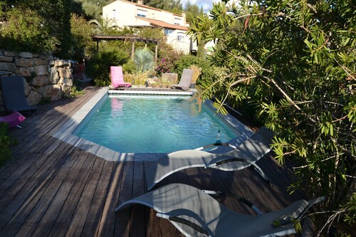 Studio 25m2 classé 2*/terrasse 8m2 /vue mer/piscine partagée