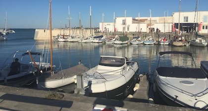 Au coeur de LA FLOTTE EN RĂ, Gite pour 2 personnes, patio privĂ©, parking privĂ©