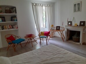 2 chambres, bureau, fer et planche à repasser, Wi-Fi gratuit