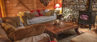 Chalet Jamoo, authentieke gerenoveerde boerderij in het hart van Aravis 