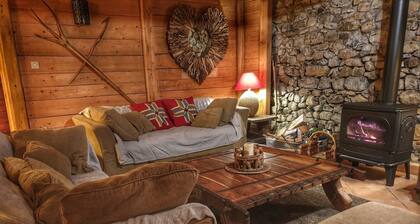 Chalet Jamoo, authentisch renovierter Bauernhof im Herzen von Aravis