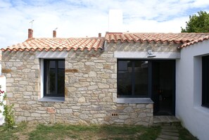 Exterior detail - Noirmoutier house in the heart of Old and 100 meters from the beach (Noirmoutier-En-L'île)
