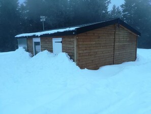 Exterior - Charming individual chalet, very comfortable, located at the bottom of the ski slopes (Chamrousse)