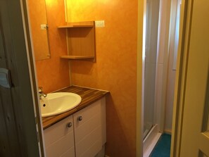 Shower - Charming individual chalet, very comfortable, located at the bottom of the ski slopes (Chamrousse)